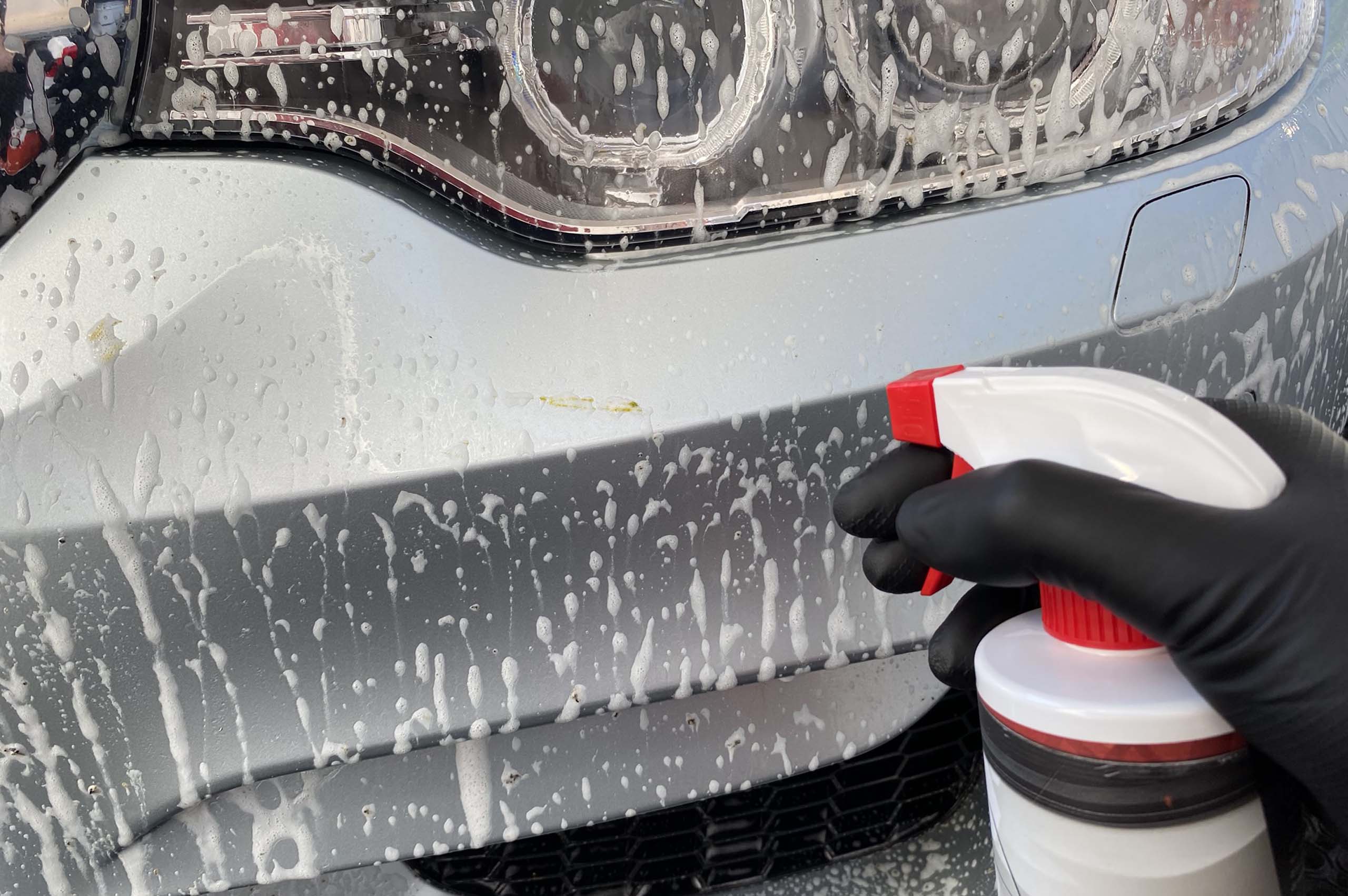 How to I safely remove bugs, road tar and road paint