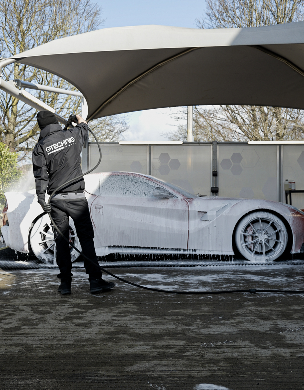 Full coverage of W4 Citrus Snow Foam dwelling on bodywork
